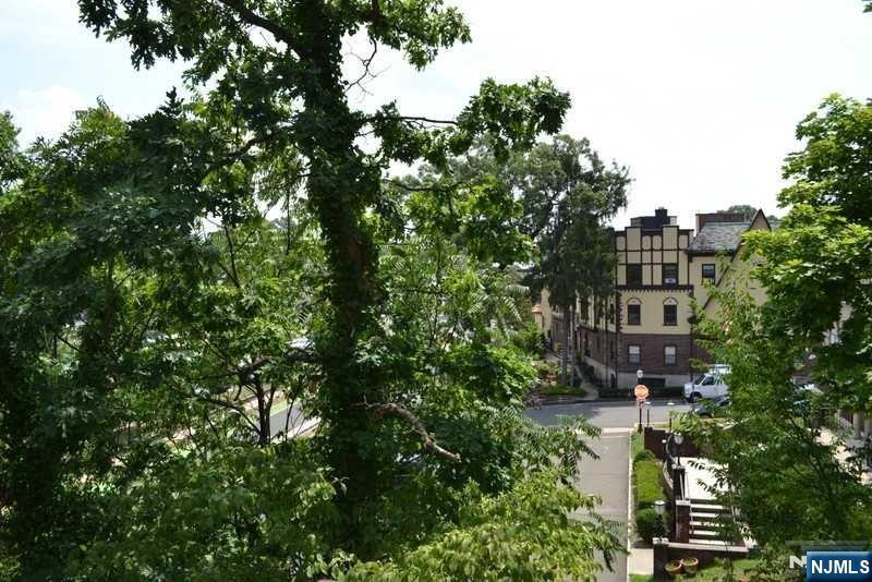 27-33 Corsa Terrace, Unit 11B Ridgewood, NJ 07450 - Photo 6 of 25