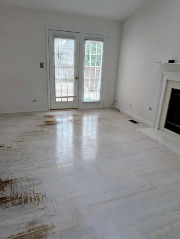 $290,000 | 201 Bingham Circle, Mundelein, IL 60060