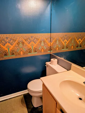 $290,000 | 201 Bingham Circle, Mundelein, IL 60060