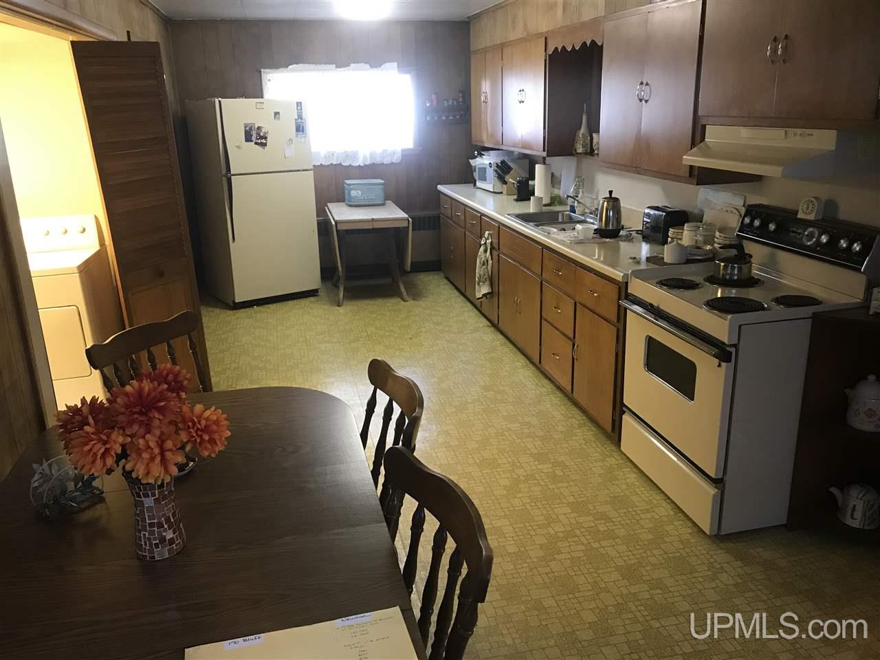 170 Bluff Street Ishpeming, MI 49849 - Photo 4 of 30
