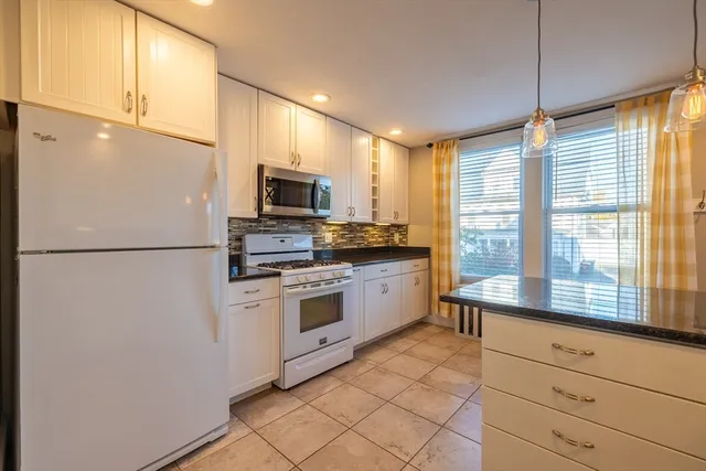 $3,750 | 151 Methuen Street, Unit 151, Lowell, MA 01850