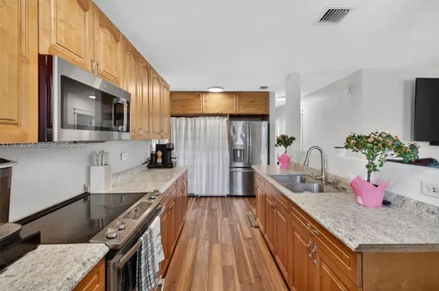 $450,000 | 731 North 69th Avenue, Hollywood, FL 33024