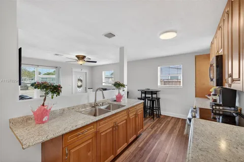$450,000 | 731 North 69th Avenue, Hollywood, FL 33024