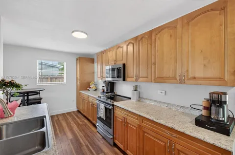 $450,000 | 731 North 69th Avenue, Hollywood, FL 33024