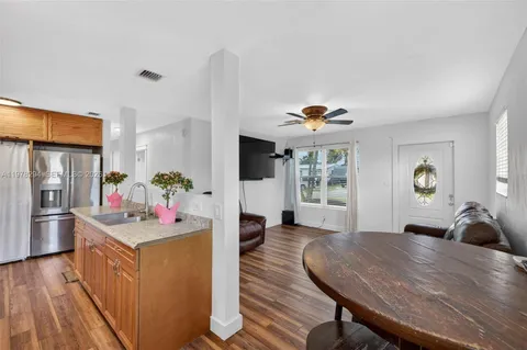 $450,000 | 731 North 69th Avenue, Hollywood, FL 33024