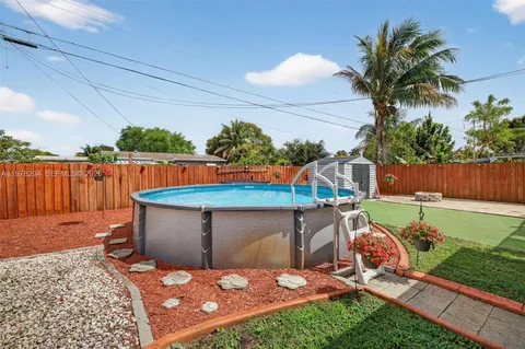 $450,000 | 731 North 69th Avenue, Hollywood, FL 33024