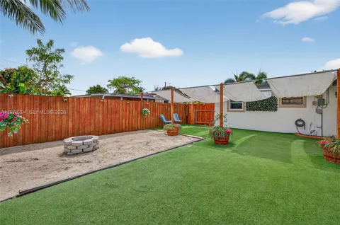 $450,000 | 731 North 69th Avenue, Hollywood, FL 33024