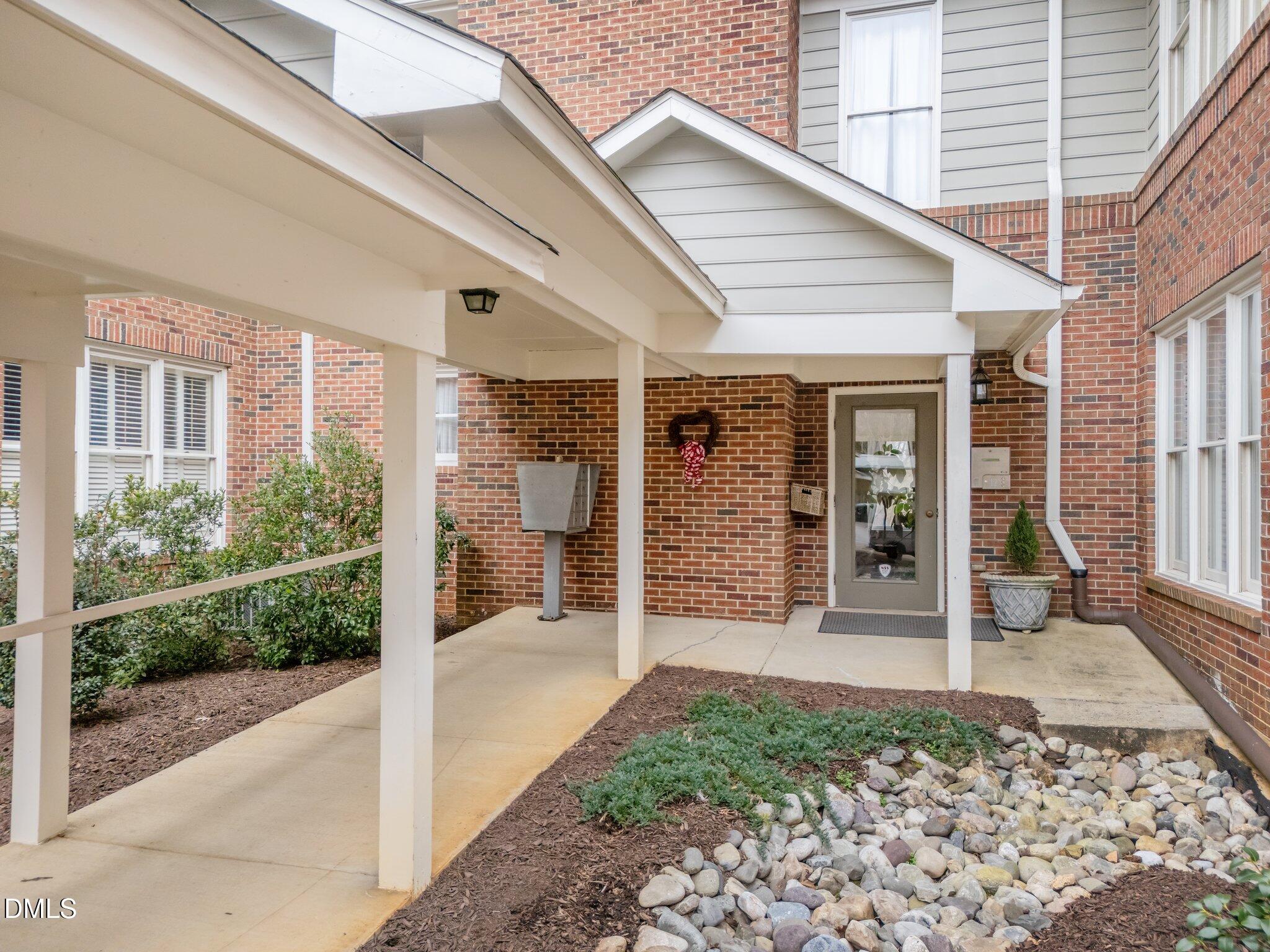 100 Edenburgh Road Raleigh, NC 27608 - Photo 4 of 52 31-web-or-mls-DJI_20250205145958_0654_D