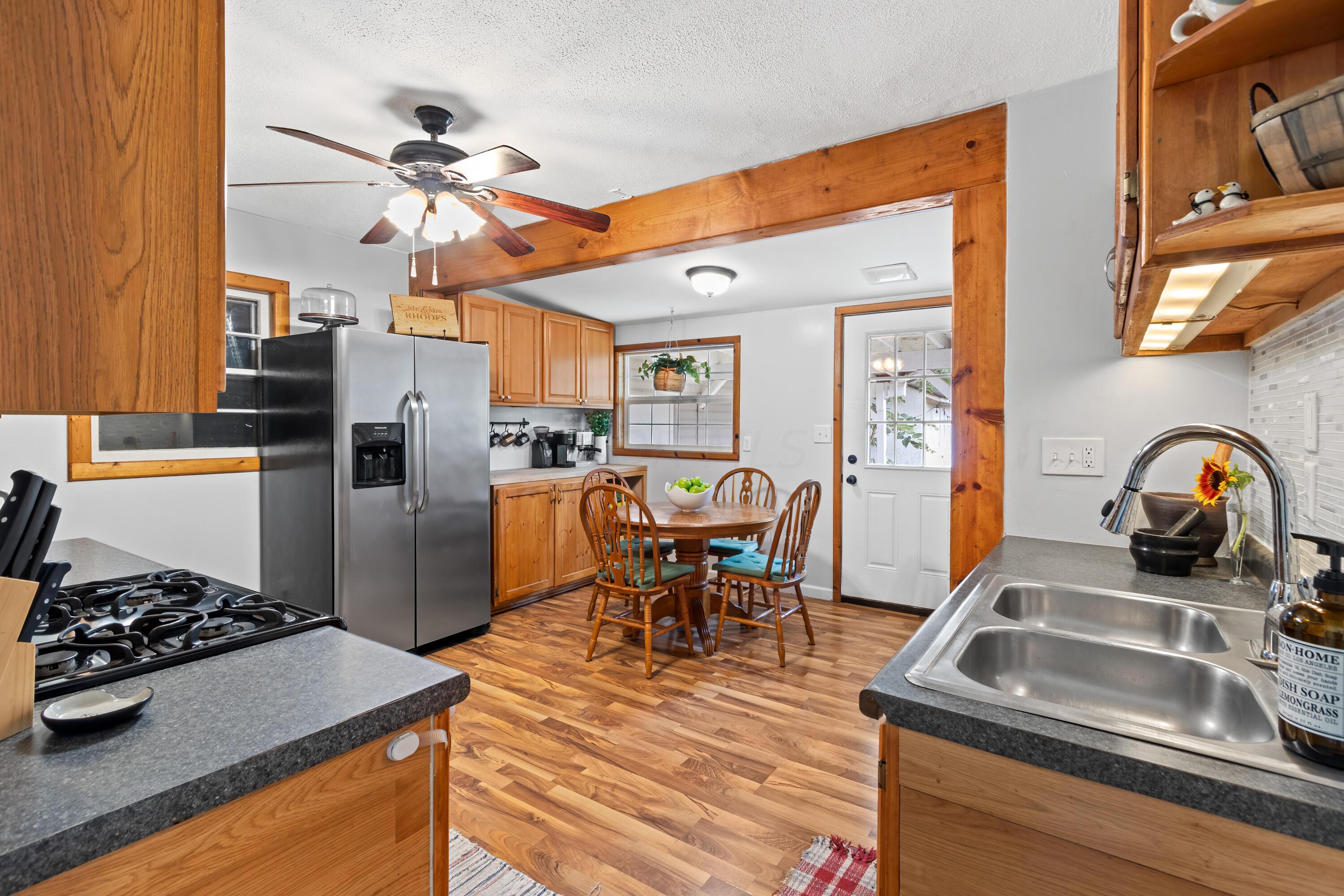 171 South Ashburton Road Columbus, OH 43213 - Photo 6 of 29 171 South Ashburton Road-11.jpg-FULL