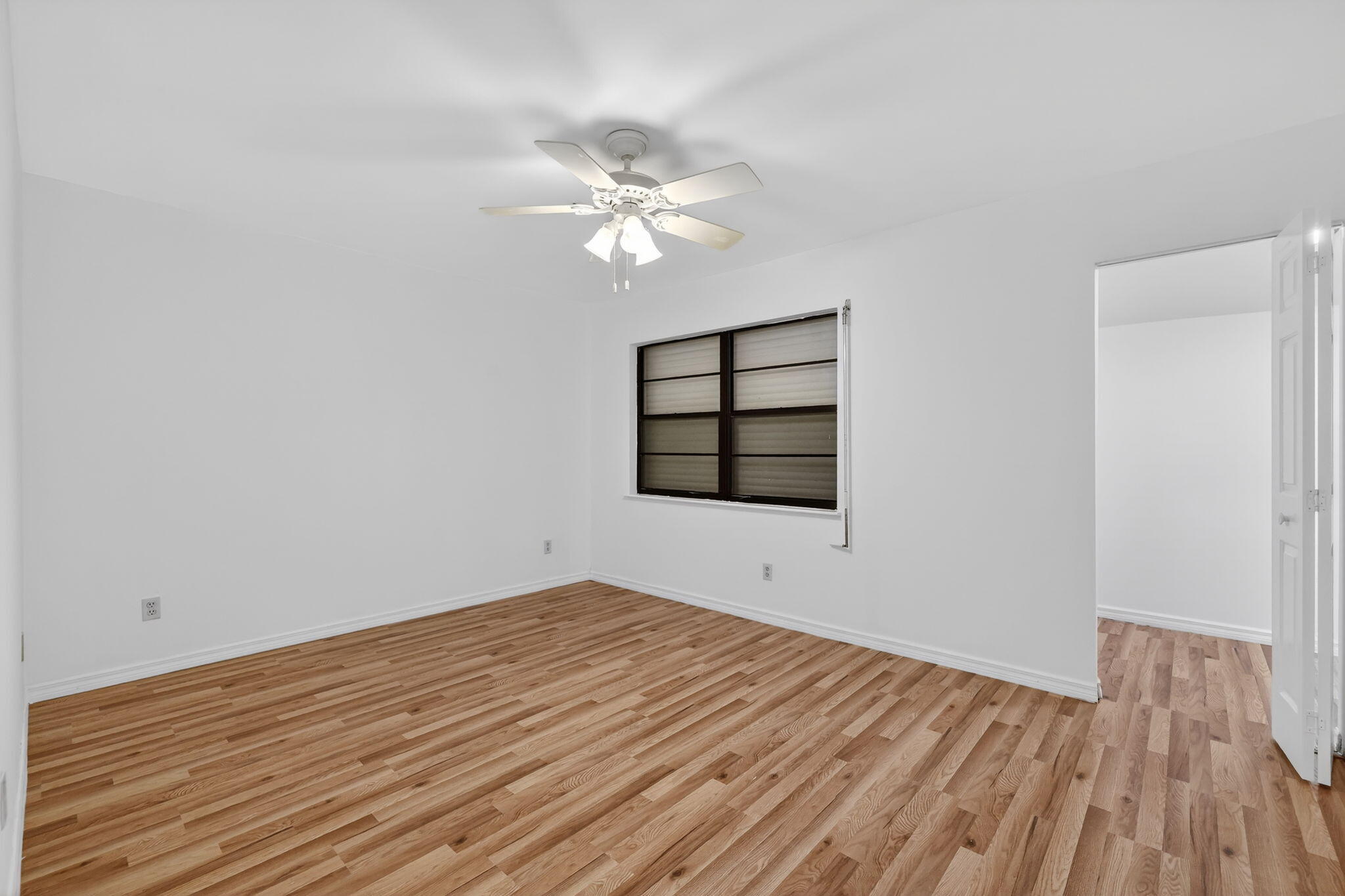 2090 Colonial Road, Unit 5 Fort Pierce, FL 34950 - Photo 13 of 17 Unstaged 2nd Bedroom
