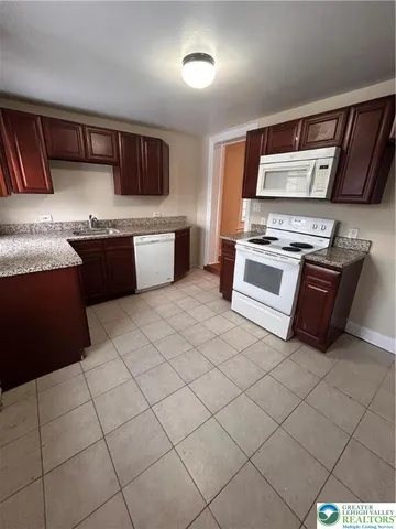 $1,850 | 1041 East 3rd Street, Bethlehem, PA 18015