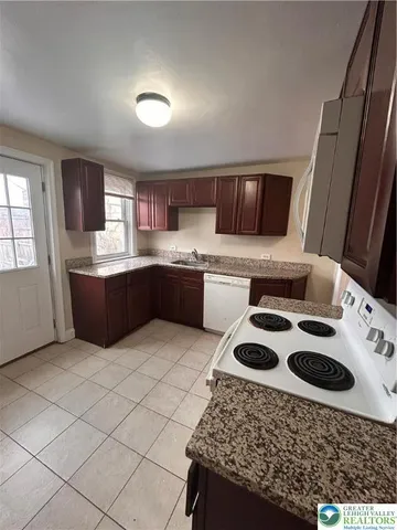 $1,850 | 1041 East 3rd Street, Bethlehem, PA 18015