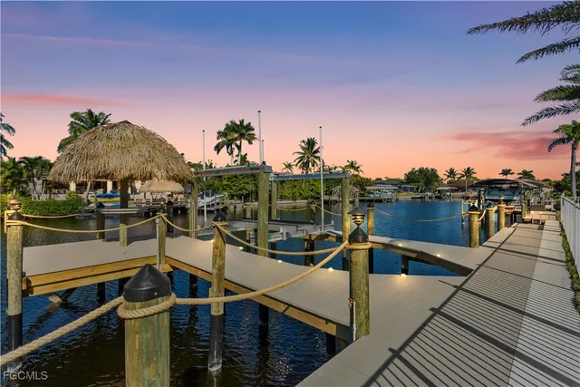 $1,425,000 | 2529 Southwest 37th Street, Cape Coral, FL 33914