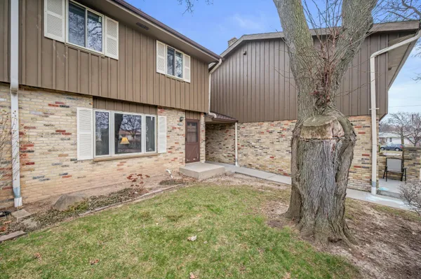 $199,900 | 9806 West Morgan Avenue, Milwaukee, WI 53228