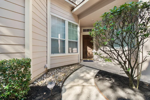 $2,070 | 99 East Greenhill Terrace Place, The Woodlands, TX 77382
