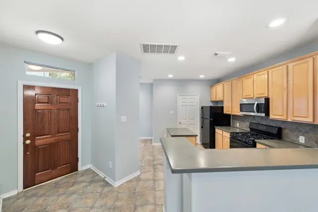 $2,070 | 99 East Greenhill Terrace Place, The Woodlands, TX 77382