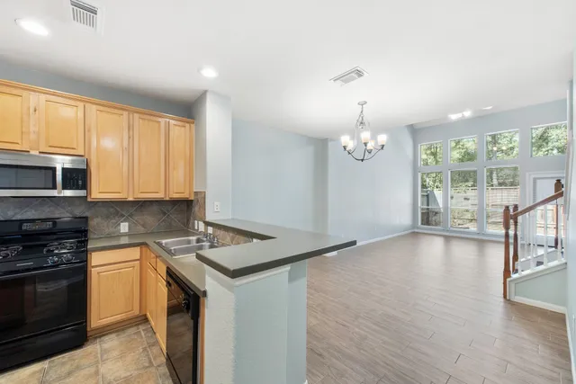 $2,070 | 99 East Greenhill Terrace Place, The Woodlands, TX 77382