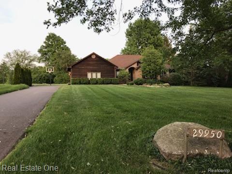 29950 Richmond Road Farmington, MI 48334 - Photo 33 of 36 IMG950306.jpg
