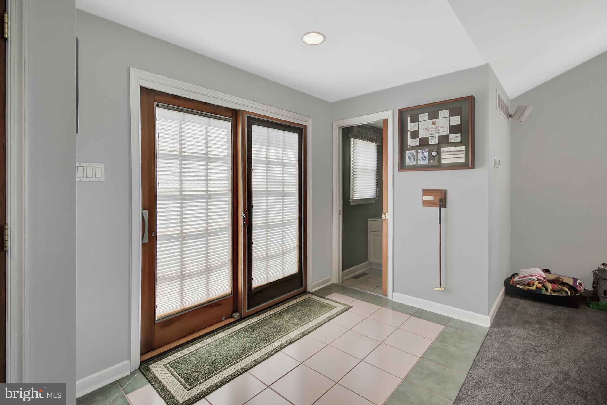 308 Edgemore Road Secane, PA 19018 - Photo 12 of 25 Family room