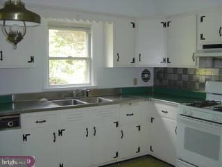 236 Rambling Way Springfield, PA 19064 - Photo 3 of 6