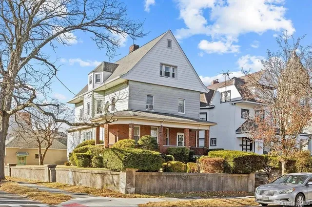 $3,350 | 194 Summit Avenue, Unit 2, Mount Vernon, NY 10550