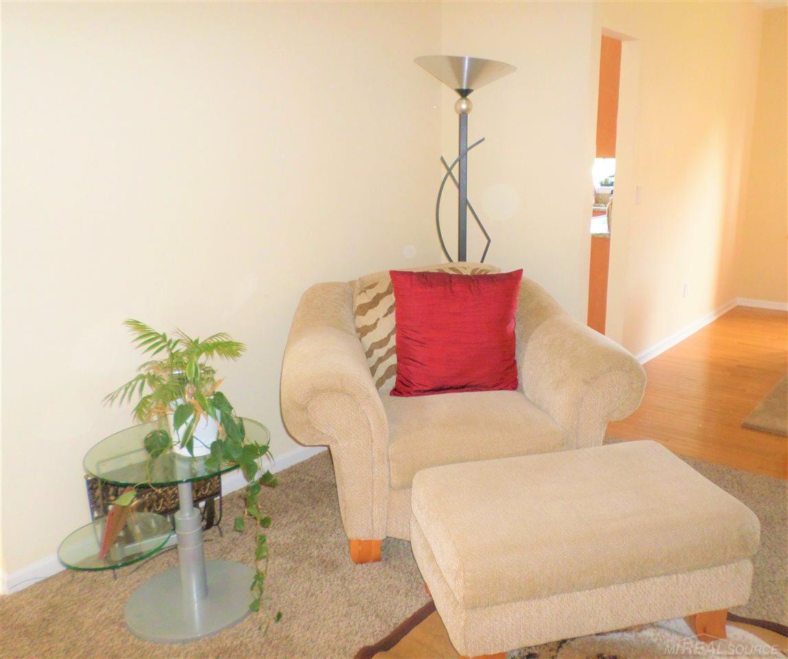 5151 Ridge Lane Warren, MI 48092 - Photo 13 of 43 31379044-12.JPG