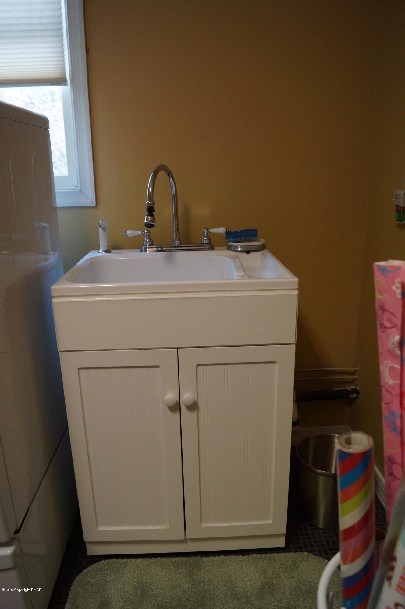 195 Balson Road Stroudsburg, PA 18360 - Photo 54 of 78 Laundry room