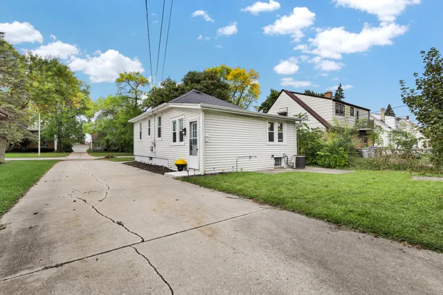 $189,500 | 4928 North 107th Street, Milwaukee, WI 53225
