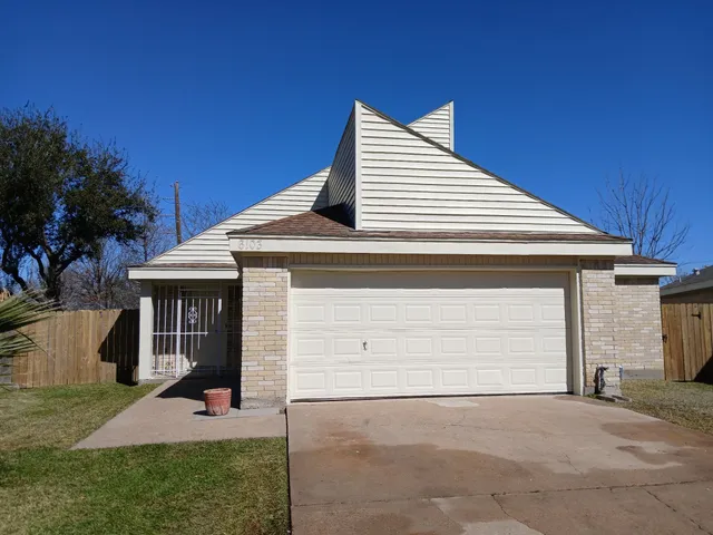 $2,000 | 6103 Linnhaven Drive, Houston, TX 77072