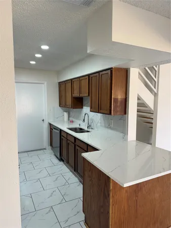 $2,000 | 6103 Linnhaven Drive, Houston, TX 77072