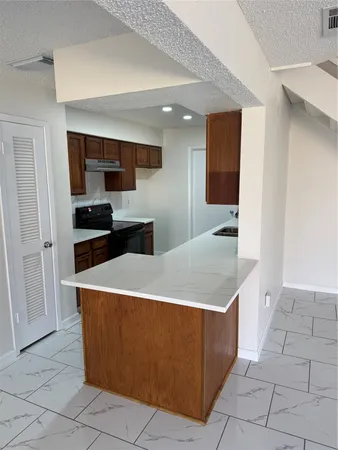 $2,000 | 6103 Linnhaven Drive, Houston, TX 77072