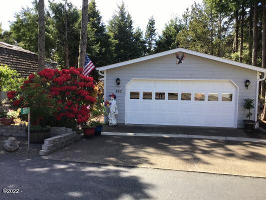 305 Seagrove Loop Lincoln City, OR 97367 - Photo 2 of 20 Front view