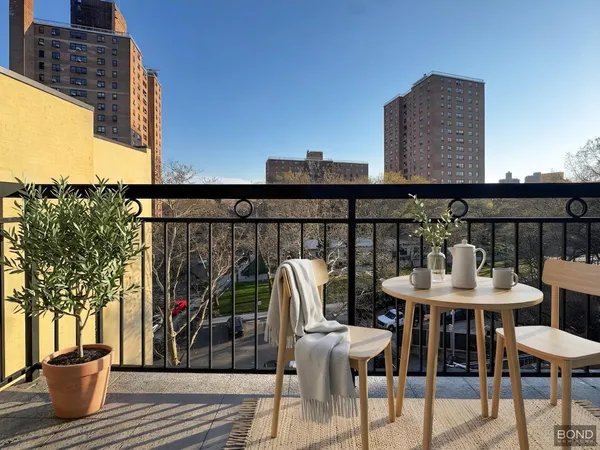 $4,400 | 252 Broadway, Unit 6D | Williamsburg