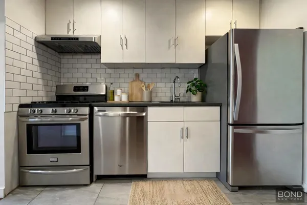 $4,400 | 252 Broadway, Unit 6D | Williamsburg