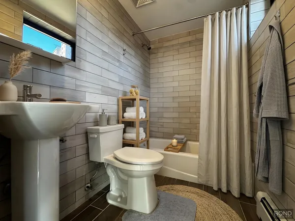 $4,400 | 252 Broadway, Unit 6D | Williamsburg