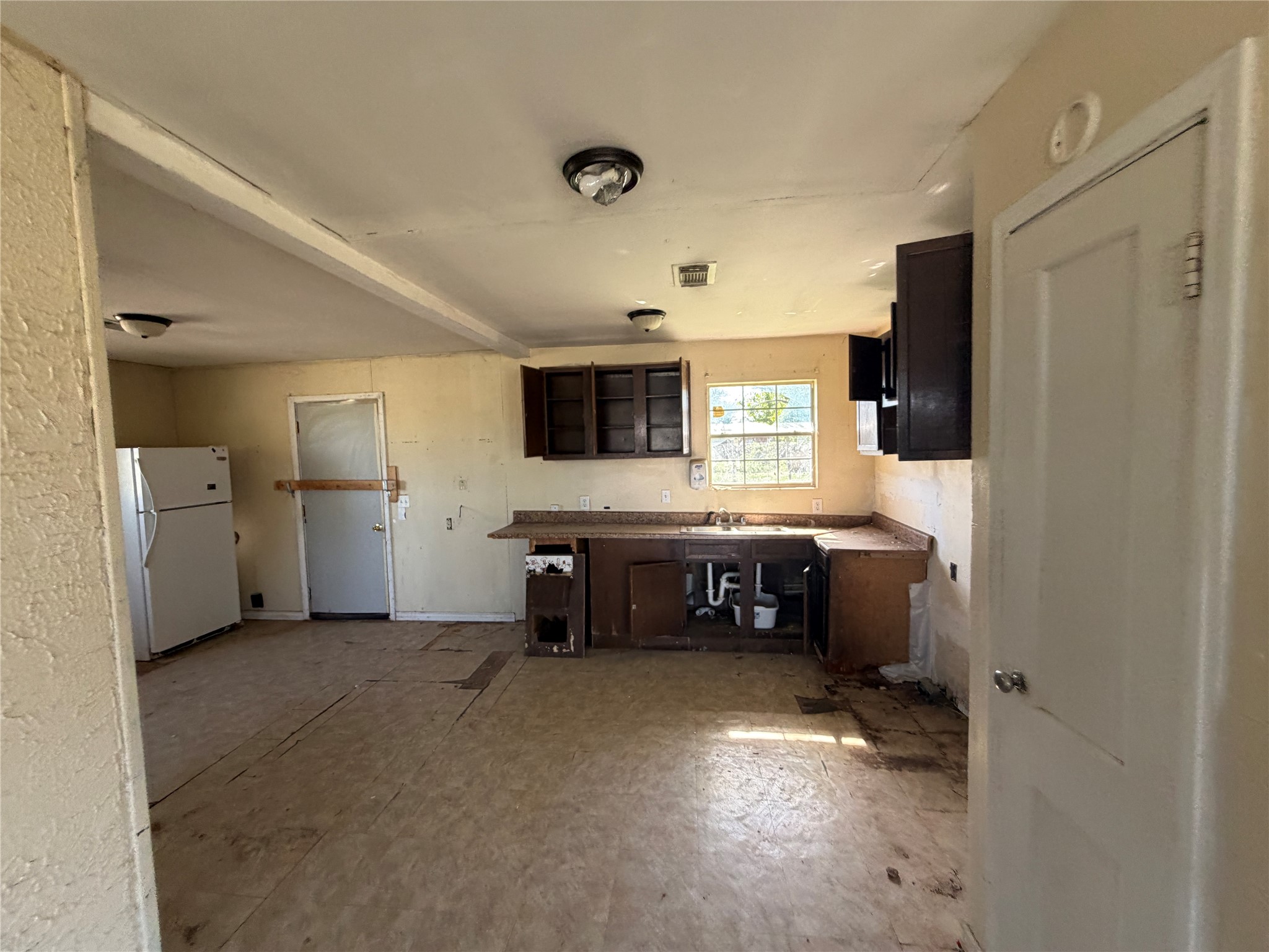 1129 South Huff Road Pampa, TX 79065 - Photo 5 of 11
