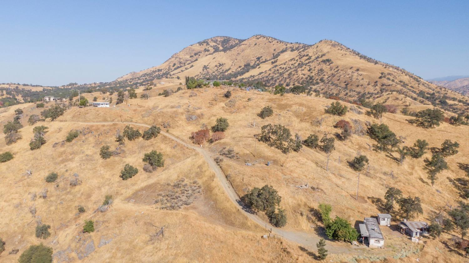 893 Winter Road Squaw Valley, CA 93675 - Photo 30 of 42 a view of a snow on the mountain