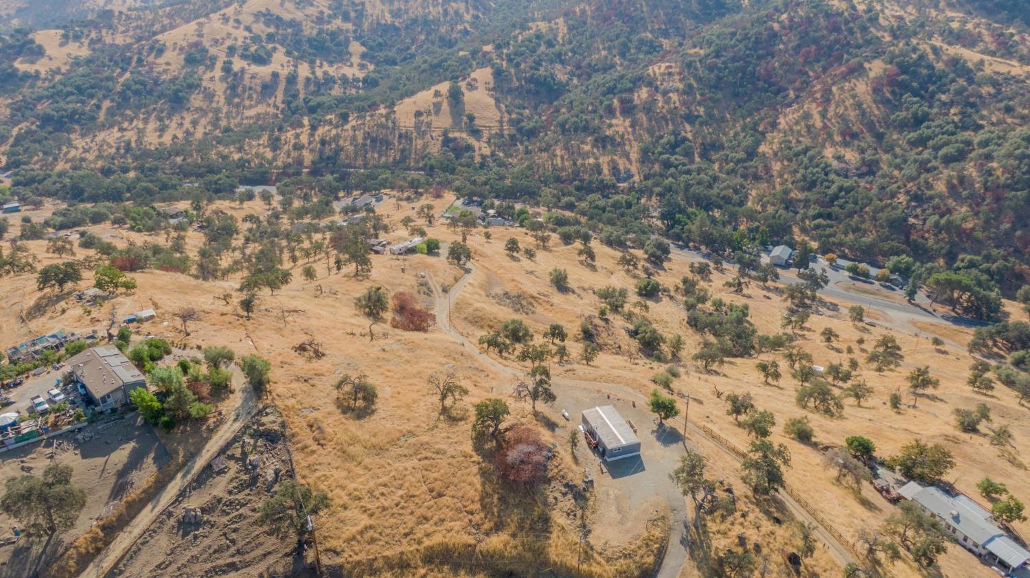 893 Winter Road Squaw Valley, CA 93675 - Photo 3 of 42