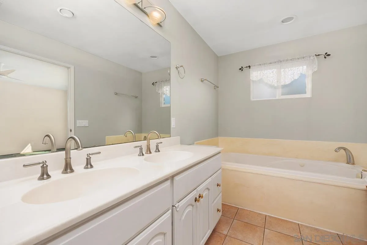 140 5 Crowns Way Encinitas, CA 92024 - Photo 15 of 29