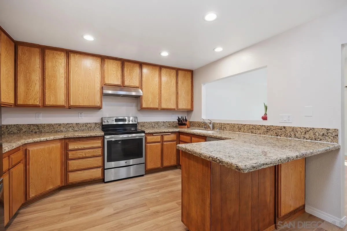 140 5 Crowns Way Encinitas, CA 92024 - Photo 6 of 29