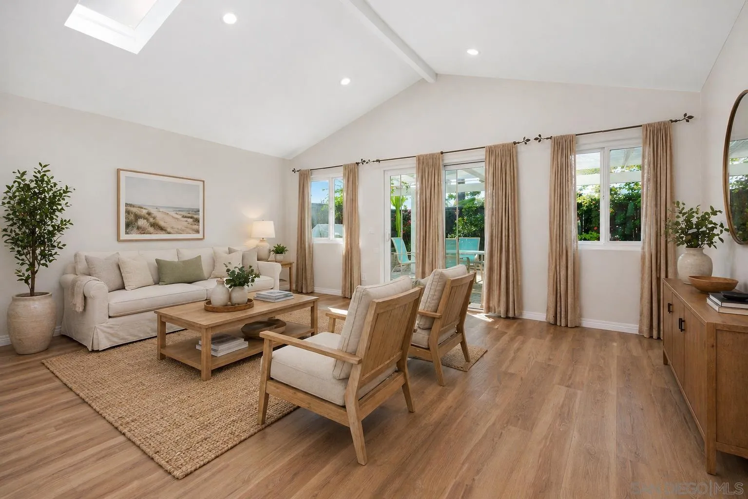 140 5 Crowns Way Encinitas, CA 92024 - Photo 9 of 29 Digitally Altered. Original Image (https://zimg.paragon.ice.com/ParagonImages/Property/PA/SDMLS/-522818/13/533/400/25458c14764f9ec738159658bb642ed3/3/8e76c09e761eb36fc675787e6039b2d8/-522818-0a53d42d-cd96-453b-8db2-d8d93d1f3fb9.JPG)