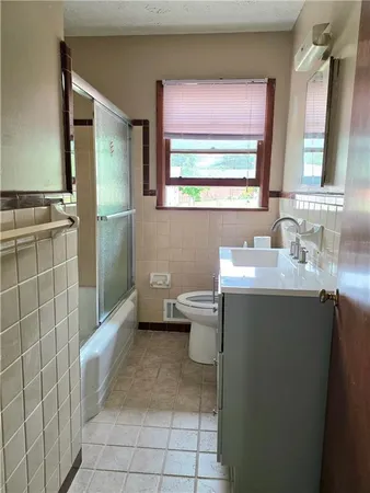 $1,750 | 421 Springside Drive, Forest Park, GA 30297
