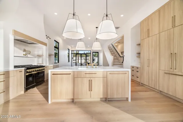 $2,350,000 | 4120 North 44th Place, Phoenix, AZ 85018