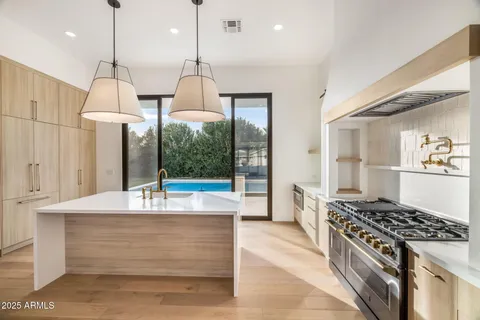 $2,275,000 | 4120 North 44th Place, Phoenix, AZ 85018