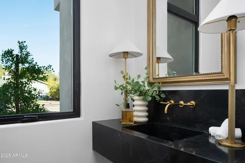 $2,249,000 | 4120 North 44th Place, Phoenix, AZ 85018
