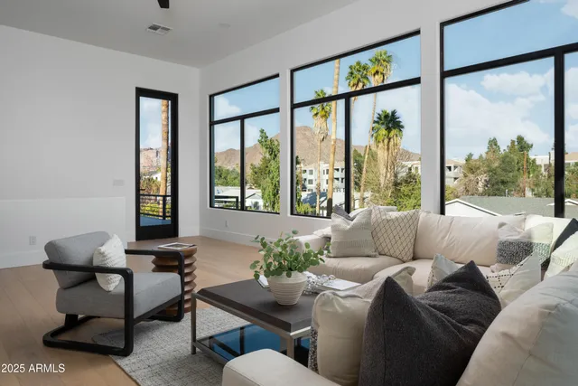 $2,350,000 | 4120 North 44th Place, Phoenix, AZ 85018