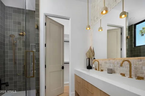 $2,350,000 | 4120 North 44th Place, Phoenix, AZ 85018