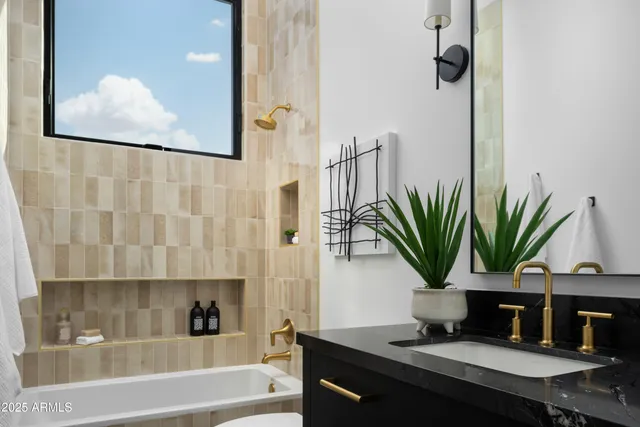 $2,350,000 | 4120 North 44th Place, Phoenix, AZ 85018