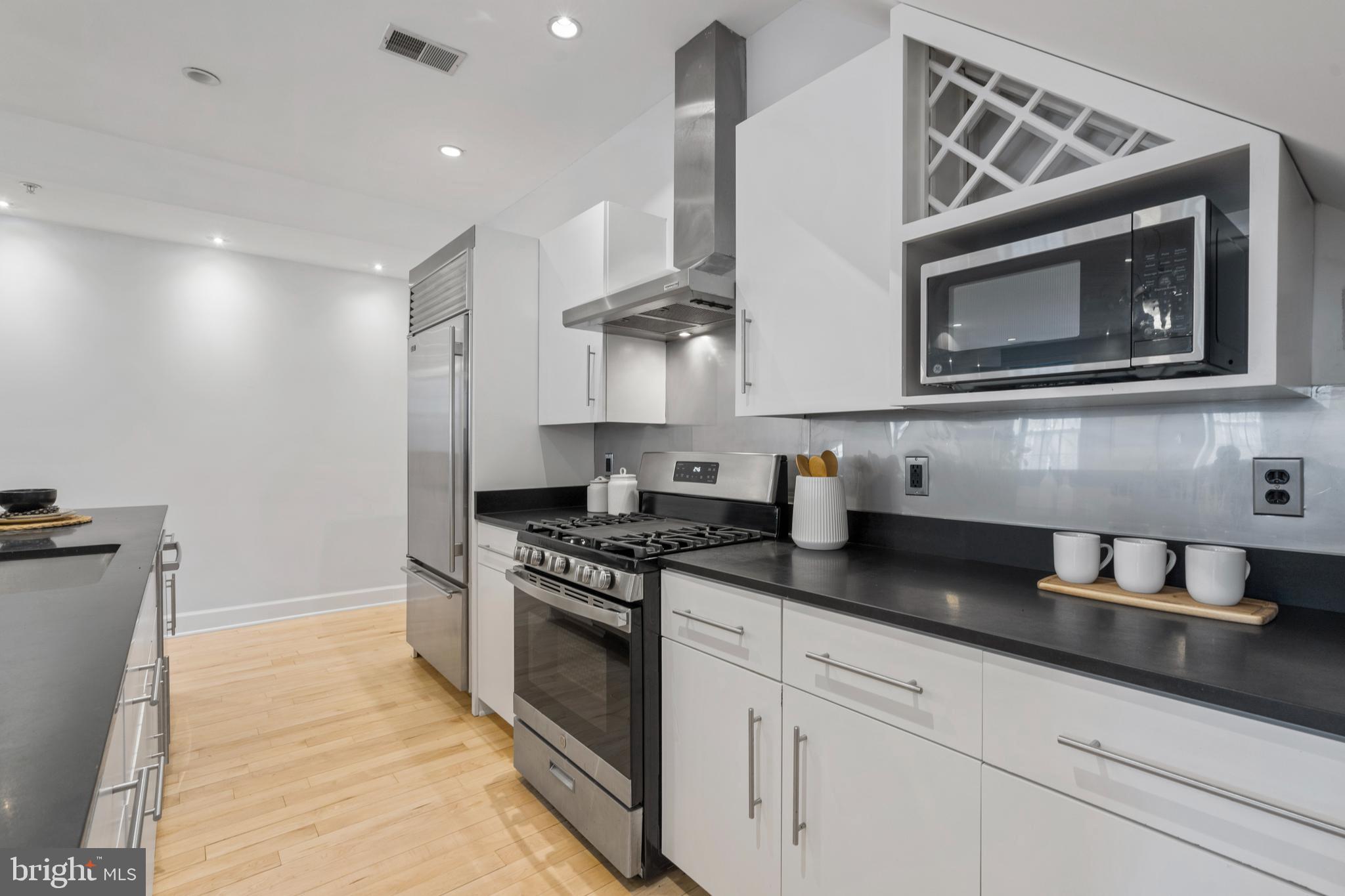 1111 M Street Northwest, Unit 7 Washington, DC 20005 - Photo 10 of 38 Ample Cabinetry