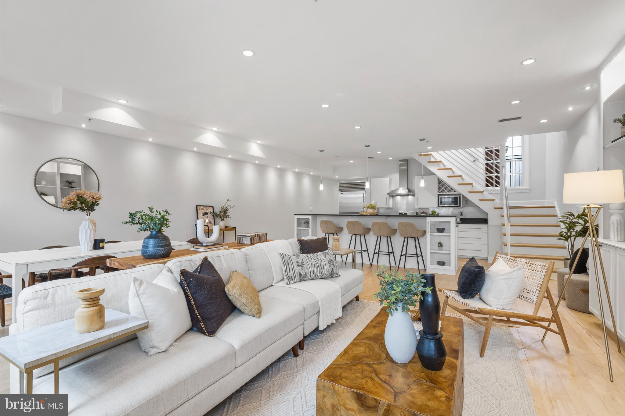 1111 M Street Northwest, Unit 7 Washington, DC 20005 - Photo 3 of 38 Living Area